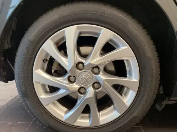 TOYOTA AURIS II - voiture d'occasion - Photo 25