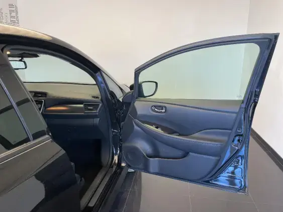 NISSAN LEAF II - voiture d'occasion - Photo 20