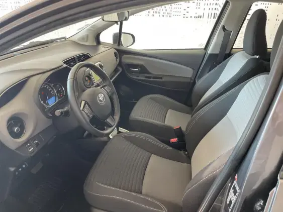 TOYOTA YARIS III - voiture d'occasion - Photo 18