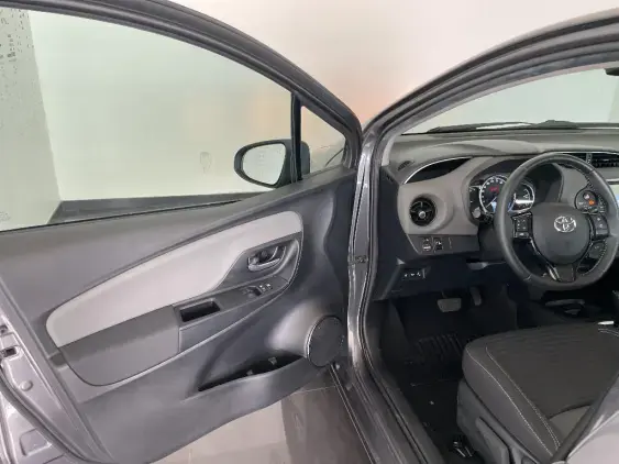 TOYOTA YARIS III - voiture d'occasion - Photo 19