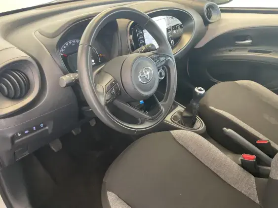 TOYOTA AYGO X - voiture d'occasion - Photo 17