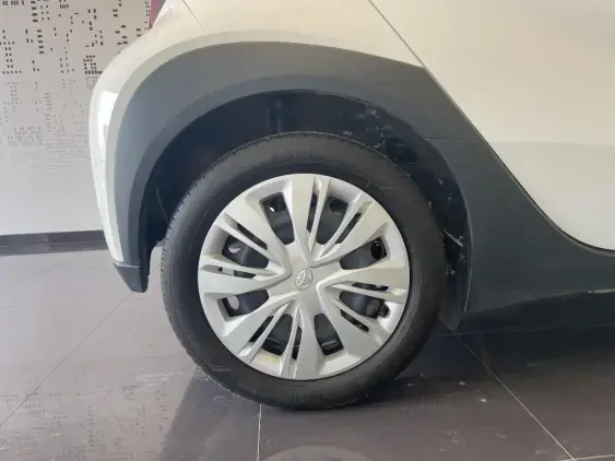 TOYOTA AYGO X - voiture d'occasion - Photo 23