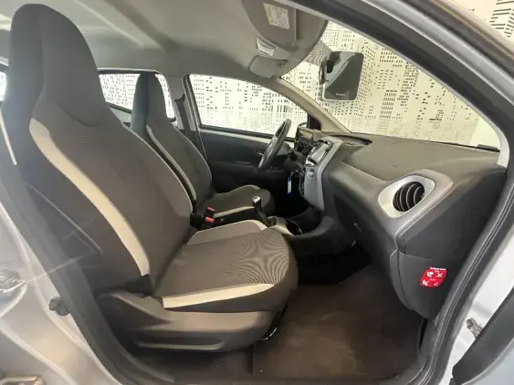 TOYOTA AYGO II - voiture d'occasion - Photo 17