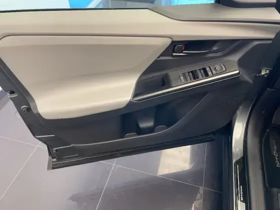 TOYOTA C-HR+ ELECTRIQUE II - voiture d'occasion - Photo 19