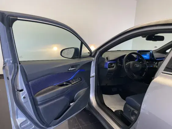 TOYOTA C-HR - voiture d'occasion - Photo 19
