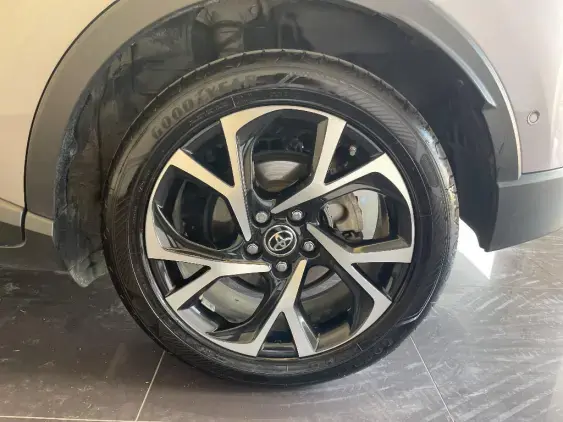TOYOTA C-HR - voiture d'occasion - Photo 24