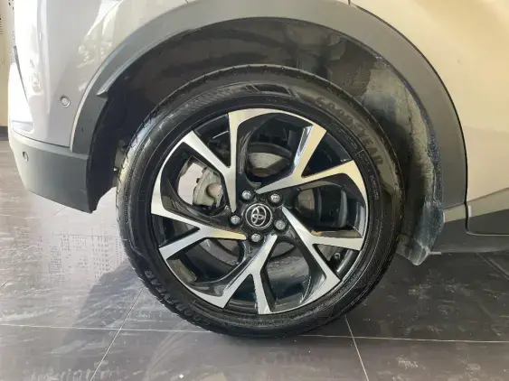 TOYOTA C-HR - voiture d'occasion - Photo 25