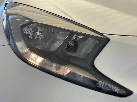 TOYOTA AYGO X - voiture d'occasion - Photo 19