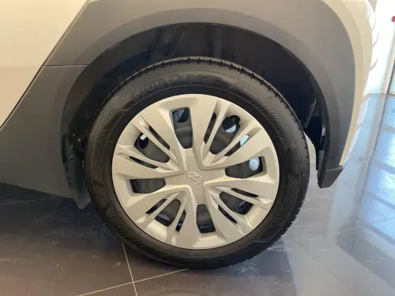 TOYOTA AYGO X - voiture d'occasion - Photo 21