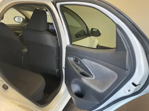 TOYOTA YARIS IV - voiture d'occasion - Photo 20