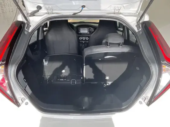 TOYOTA AYGO X - voiture d'occasion - Photo 16