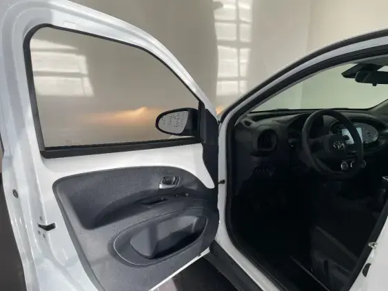TOYOTA AYGO X - voiture d'occasion - Photo 19