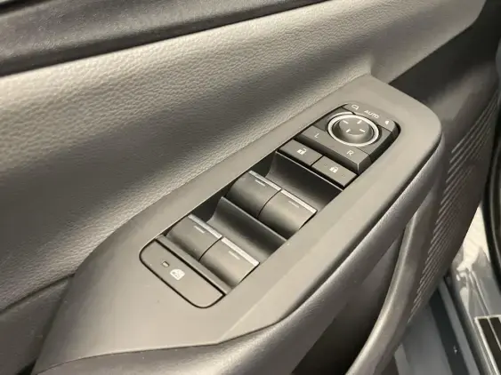 TOYOTA PRIUS V - voiture d'occasion - Photo 19