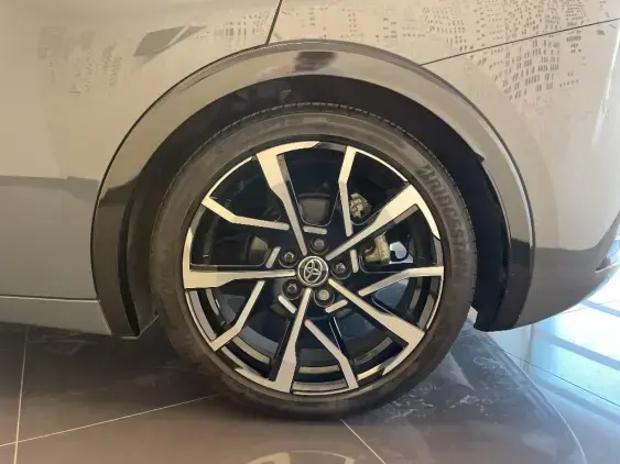 TOYOTA PRIUS V - voiture d'occasion - Photo 23