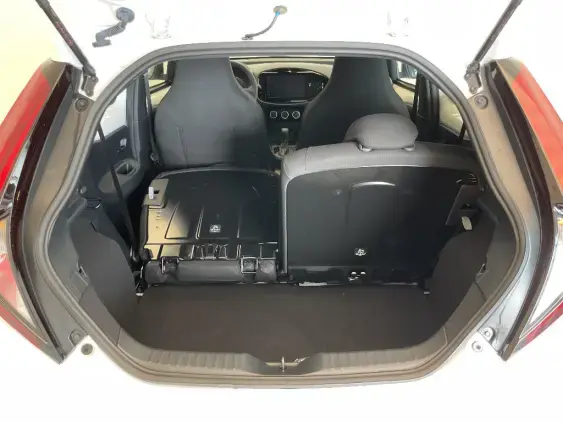 TOYOTA AYGO X - voiture d'occasion - Photo 16