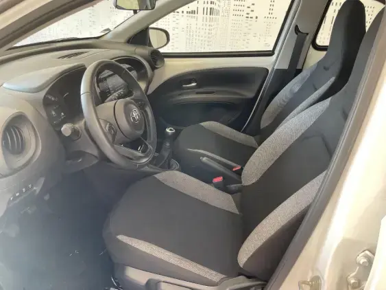 TOYOTA AYGO X - voiture d'occasion - Photo 18