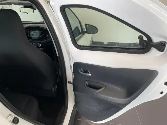 TOYOTA AYGO X - voiture d'occasion - Photo 20