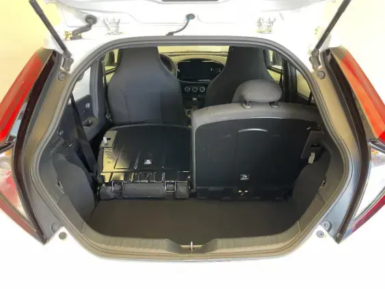 TOYOTA AYGO X - voiture d'occasion - Photo 15