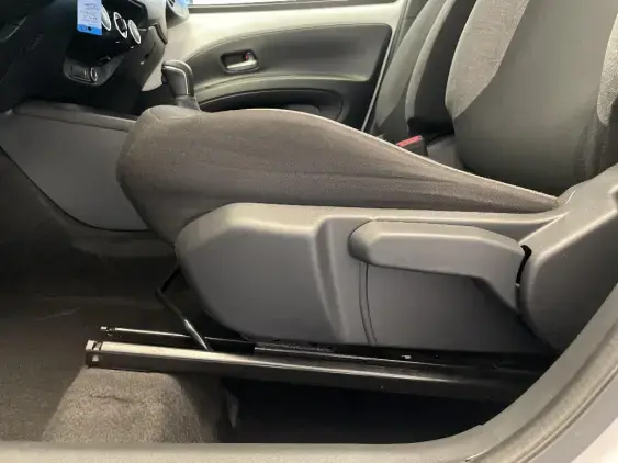 TOYOTA AYGO X - voiture d'occasion - Photo 17