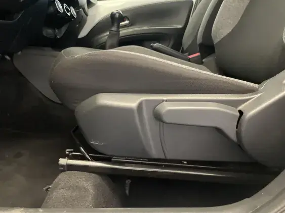 TOYOTA AYGO X - voiture d'occasion - Photo 18