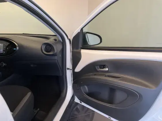 TOYOTA AYGO X - voiture d'occasion - Photo 20
