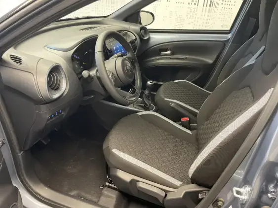 TOYOTA AYGO X - voiture d'occasion - Photo 18