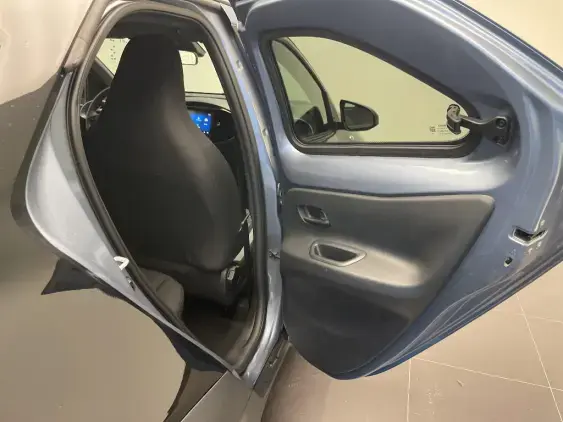 TOYOTA AYGO X - voiture d'occasion - Photo 20