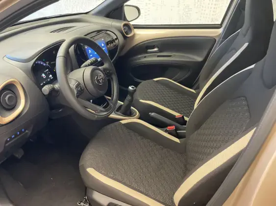 TOYOTA AYGO X - voiture d'occasion - Photo 18