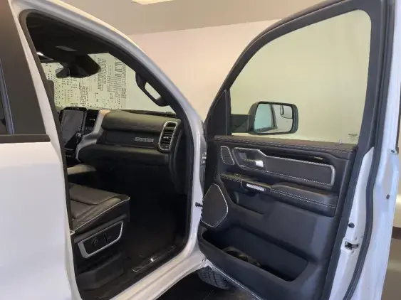 DODGE NITRO - voiture d'occasion - Photo 20