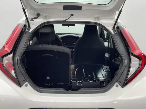 TOYOTA AYGO X - voiture d'occasion - Photo 16