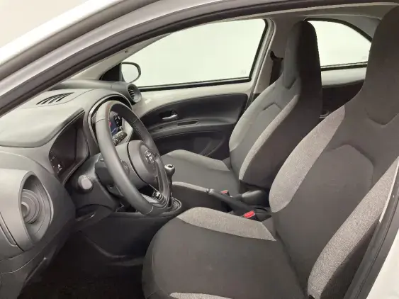 TOYOTA AYGO X - voiture d'occasion - Photo 18