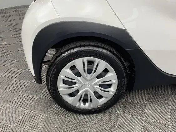 TOYOTA AYGO X - voiture d'occasion - Photo 25