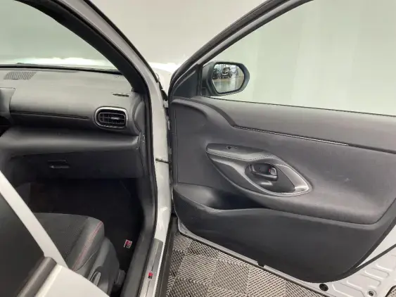 TOYOTA YARIS CROSS I - voiture d'occasion - Photo 19