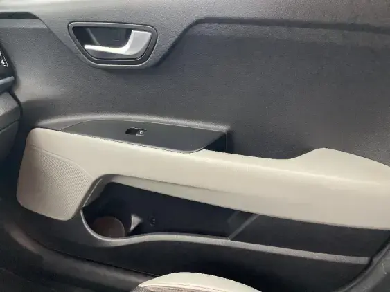 KIA STONIC - voiture d'occasion - Photo 19