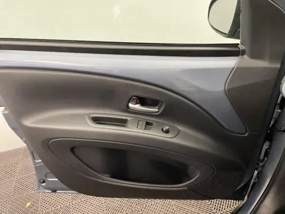 TOYOTA AYGO X - voiture d'occasion - Photo 19