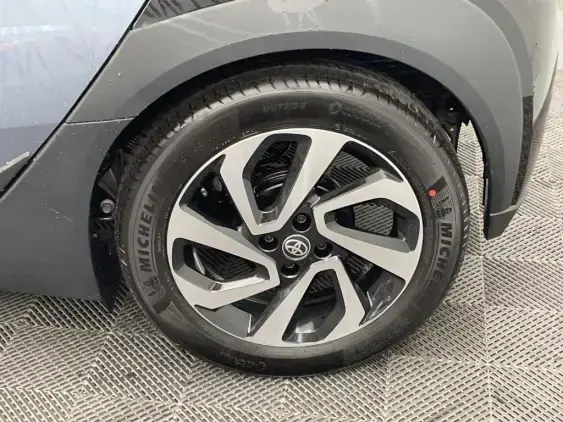 TOYOTA AYGO X - voiture d'occasion - Photo 24