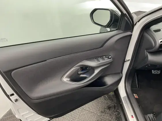 TOYOTA YARIS CROSS I - voiture d'occasion - Photo 19