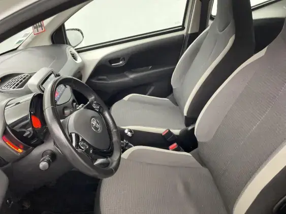 TOYOTA AYGO II - voiture d'occasion - Photo 18