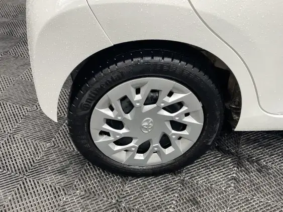 TOYOTA AYGO II - voiture d'occasion - Photo 25