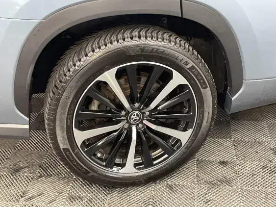 TOYOTA HIGHLANDER - voiture d'occasion - Photo 25