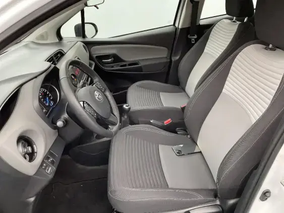 TOYOTA YARIS III - voiture d'occasion - Photo 18