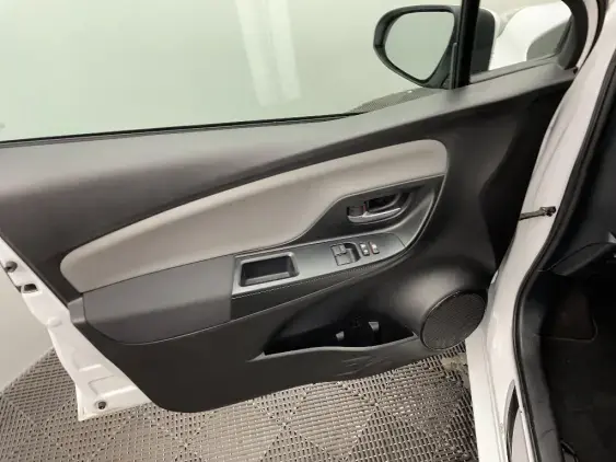 TOYOTA YARIS III - voiture d'occasion - Photo 19