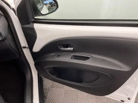 TOYOTA AYGO X - voiture d'occasion - Photo 18