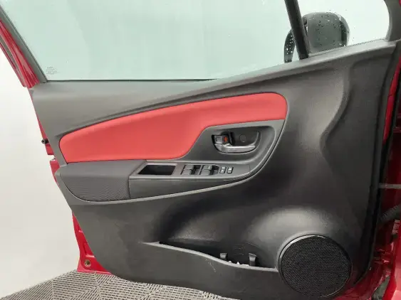 TOYOTA YARIS III - voiture d'occasion - Photo 19