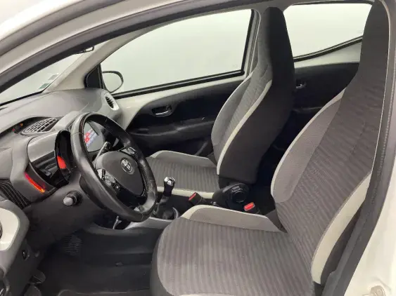 TOYOTA AYGO II - voiture d'occasion - Photo 18