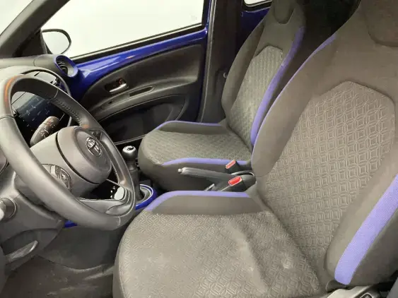 TOYOTA AYGO X - voiture d'occasion - Photo 18