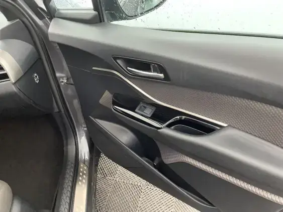 TOYOTA C-HR - voiture d'occasion - Photo 20