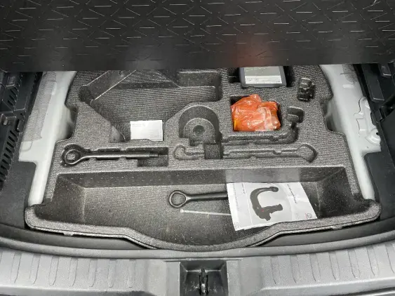 TOYOTA RAV4 V - voiture d'occasion - Photo 17