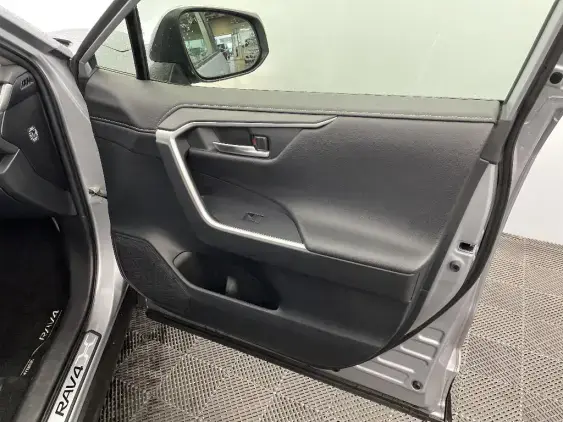 TOYOTA RAV4 V - voiture d'occasion - Photo 20