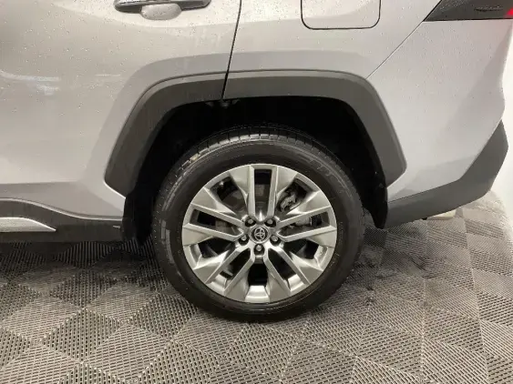 TOYOTA RAV4 V - voiture d'occasion - Photo 24